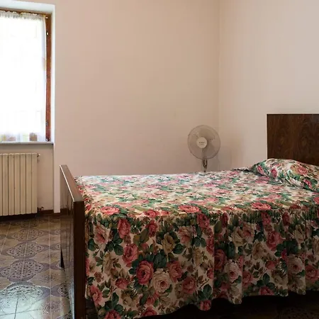 Ferienhaus Fuer 10 Personen In Monte San Pietrangeli, Adriakueste Italien Kueste Der Marken بيت للعطل