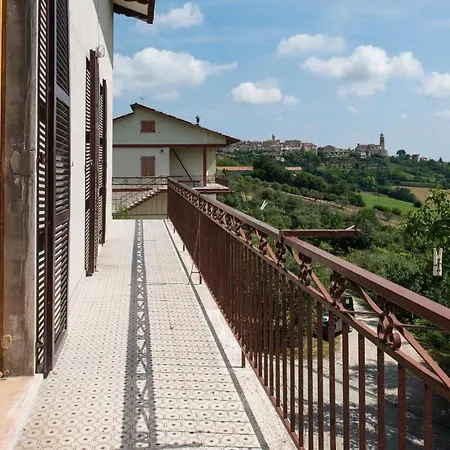 Ferienhaus Fuer 10 Personen In Monte San Pietrangeli, Adriakueste Italien Kueste Der Marken بيت للعطل